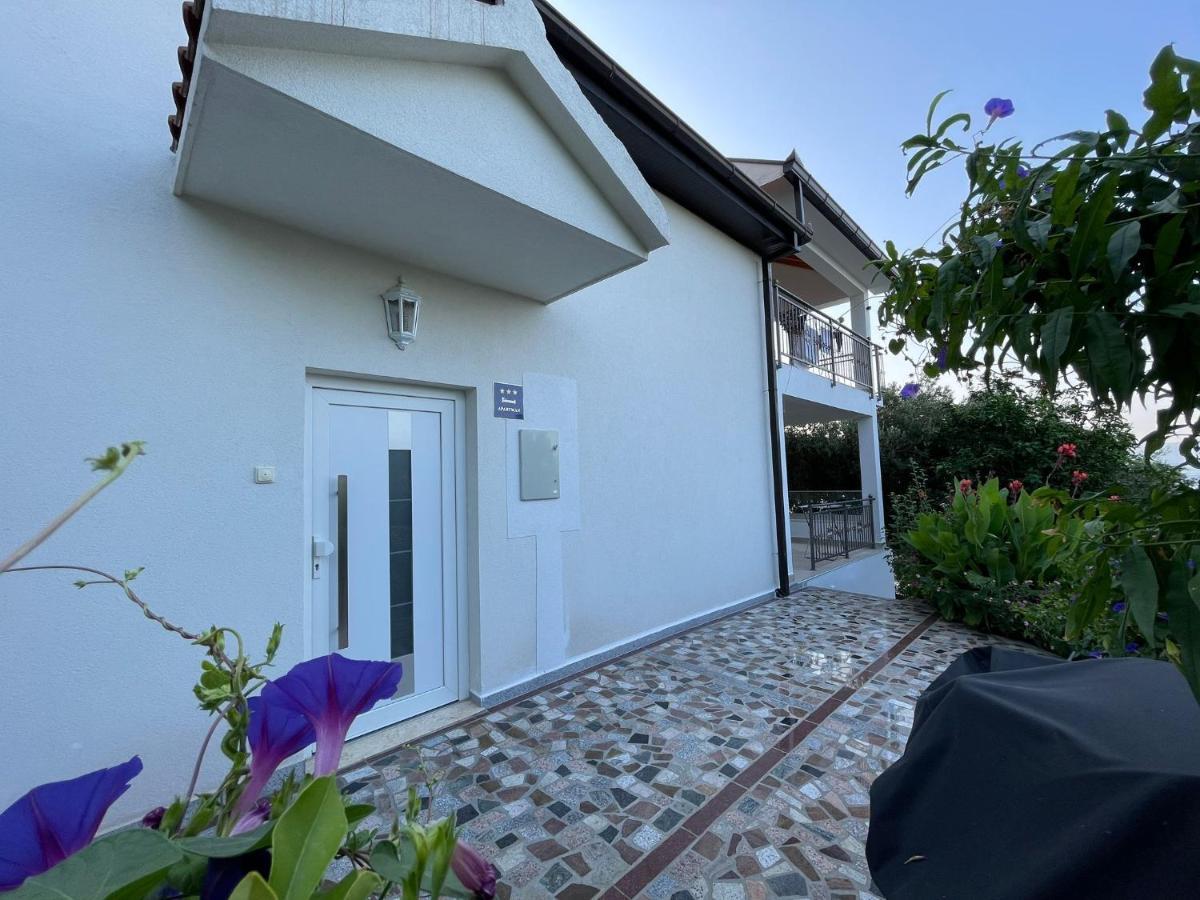 Tole Villa Podaca Exteriör bild